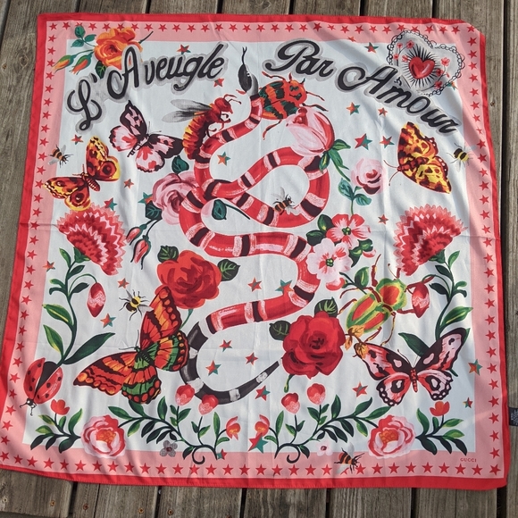 Authentic Gucci scarf - Picture 1 of 3